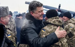 Удивляет шок большинства, узнавших, что Президент Украины Петр Порошенко, пожертвовал на армию 
