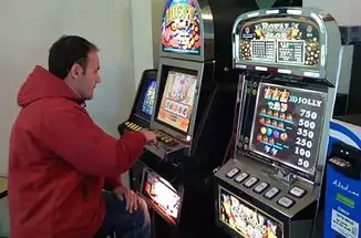 Цікаво чи влада і поліція знають, що в Дрогобичі діють приховані казино з ігровими автоматами?