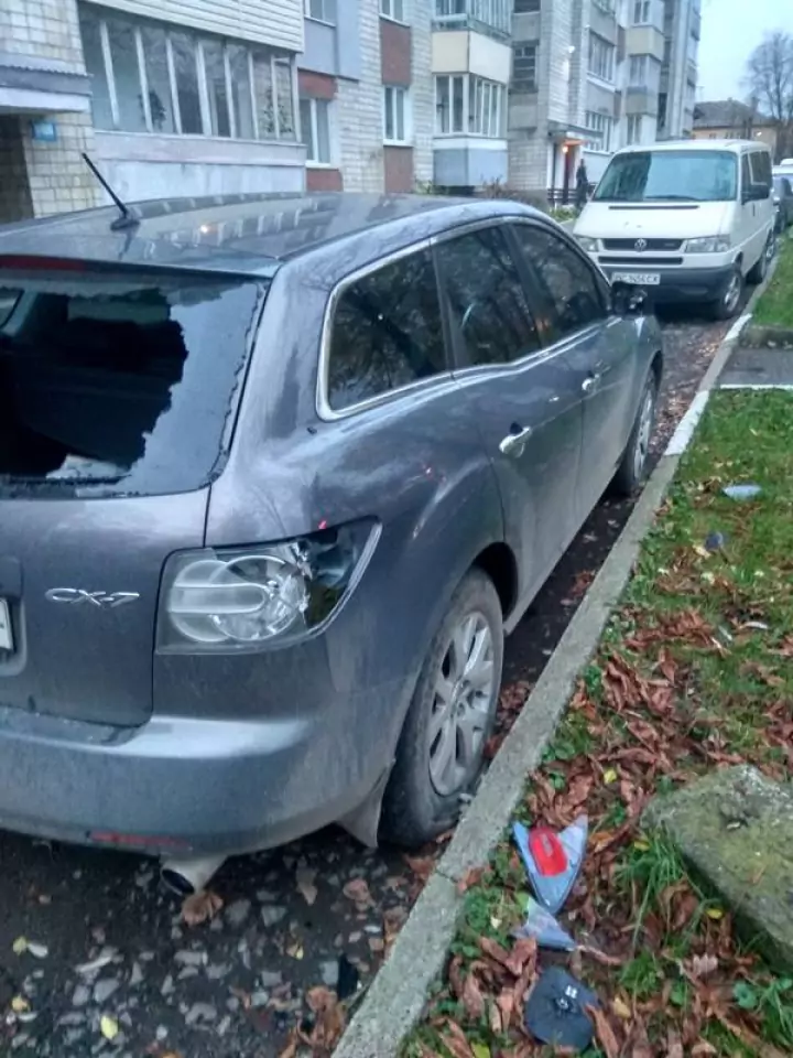 Зловмисники пошкодили автомобіль депутата міськради